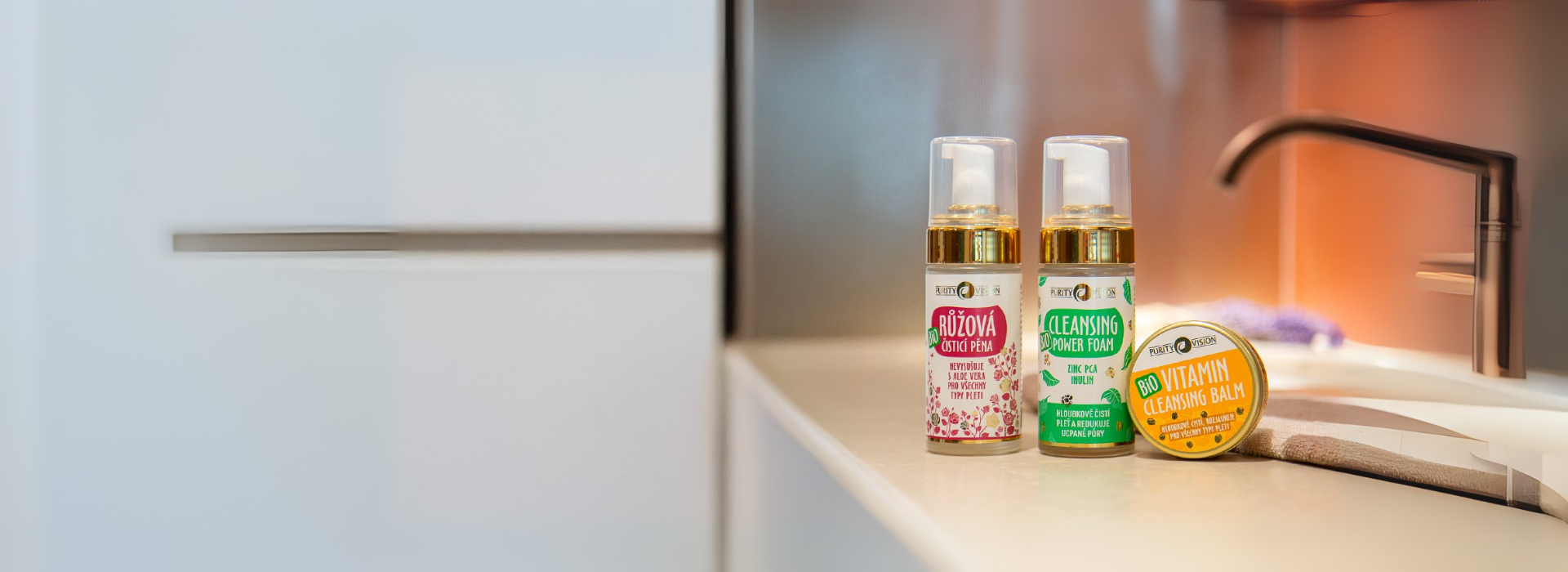 NOVINKA - Dvoufázové čištění: nejdůležitější krok vaší pleťové rutiny